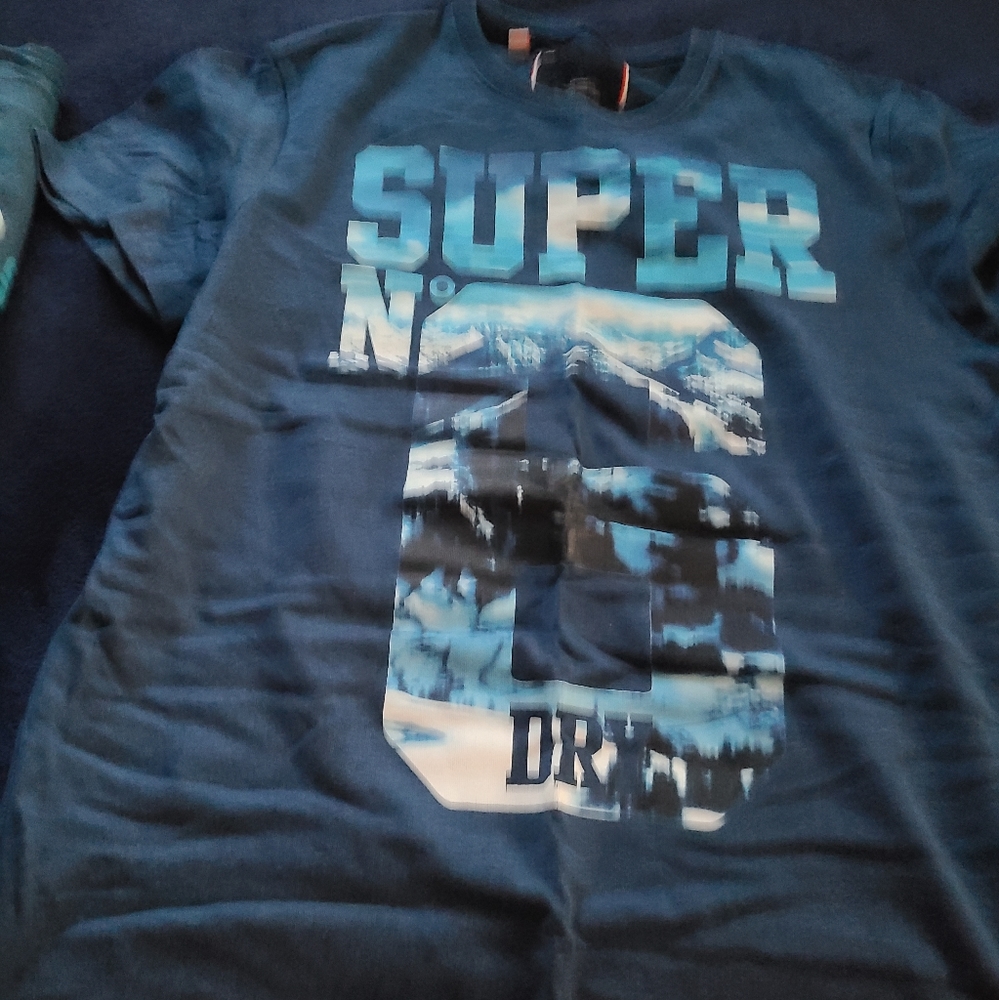Men's NWOT SuperDry t shirt size 2XL